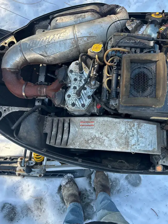  2002 MXZ 700 skidoo  in Snowmobiles in Chatham-Kent - Image 3