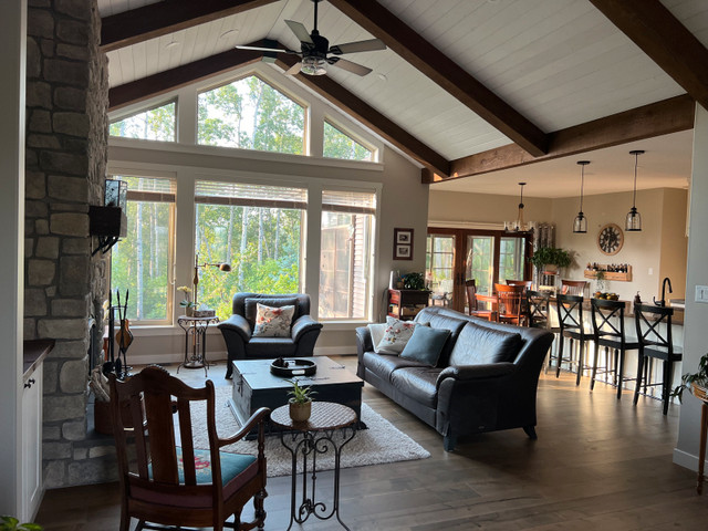 Spruce grove acreage in Houses for Sale in St. Albert - Image 2