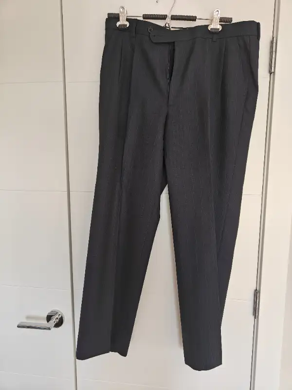 Moores Italy Blue Men Formal Wool Suit - Size 40 Jacket 34 Pants in Men's in Calgary - Image 8