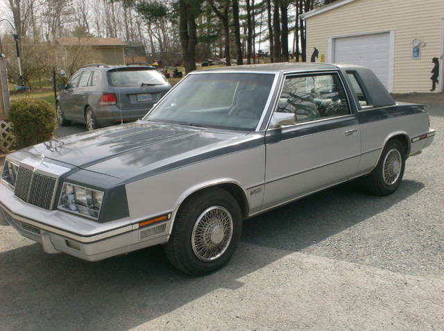 1985 Chrysler Le Baron in Classic Cars in Bedford - Image 2