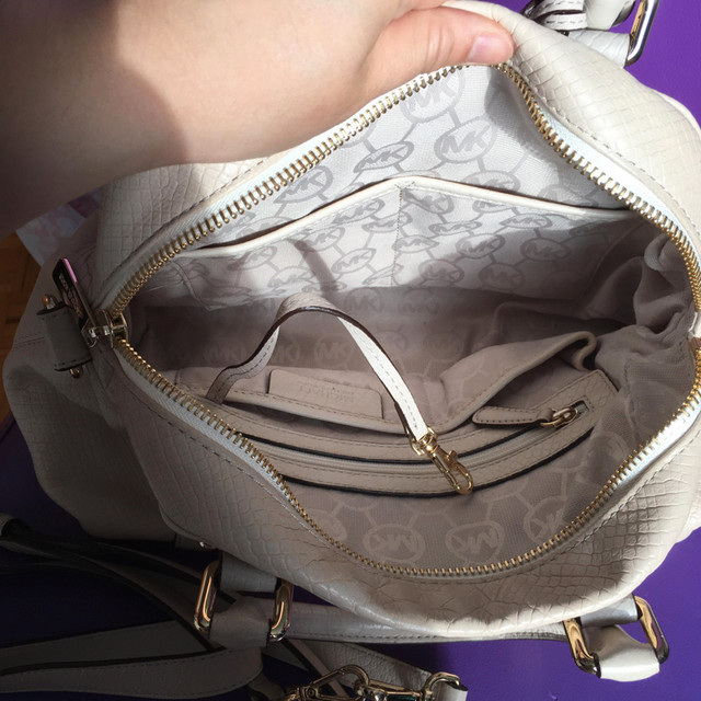 Handbag Sac à main Michael Kors dans Femmes - Sacs et portefeuilles  à Ville de Montréal - Image 3