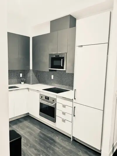 Modern 1-bedroom condo available in a prime Vaughan location, just minutes from major highways for e...