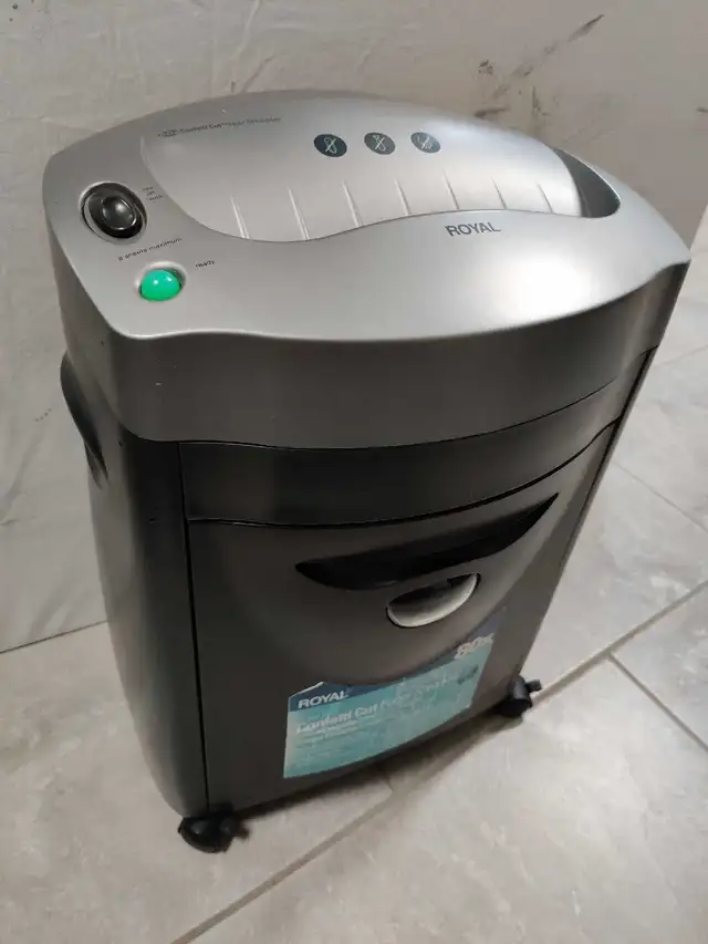 Royal PAPER SHREDDER in Printers, Scanners & Fax in Kitchener / Waterloo - Image 3