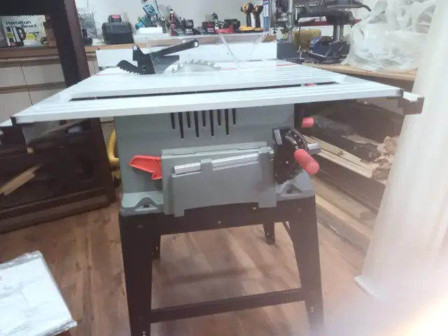 Sears Craftsman 10 inch table saw and support stand in Power Tools in Peterborough - Image 7