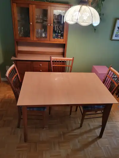 Ensemble de table et chaises en bois (merisier), View more