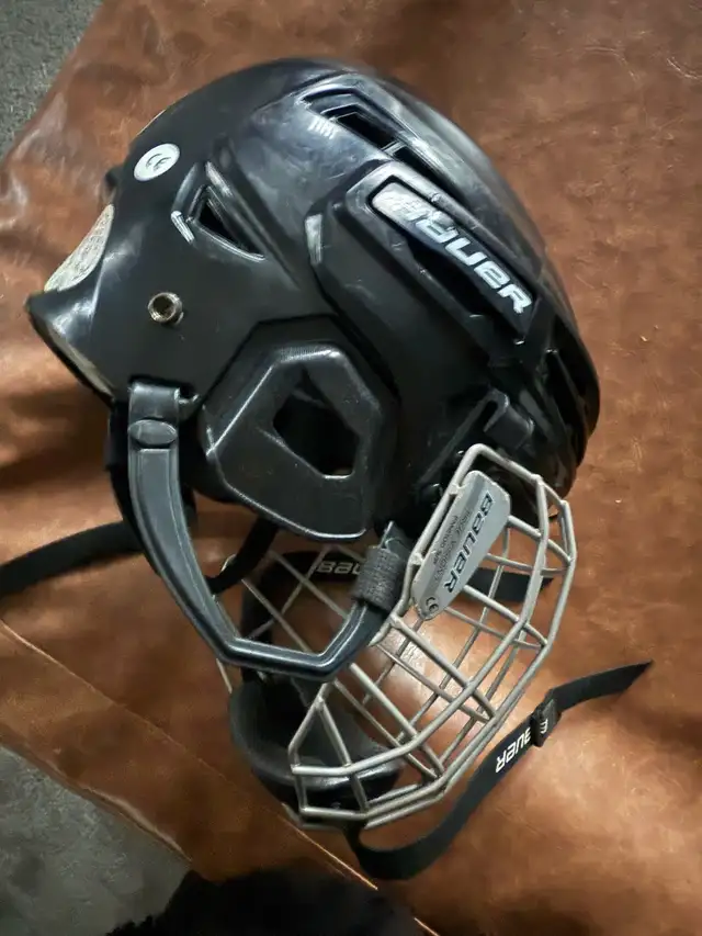 youth hockey equipment in Hockey in Winnipeg - Image 11