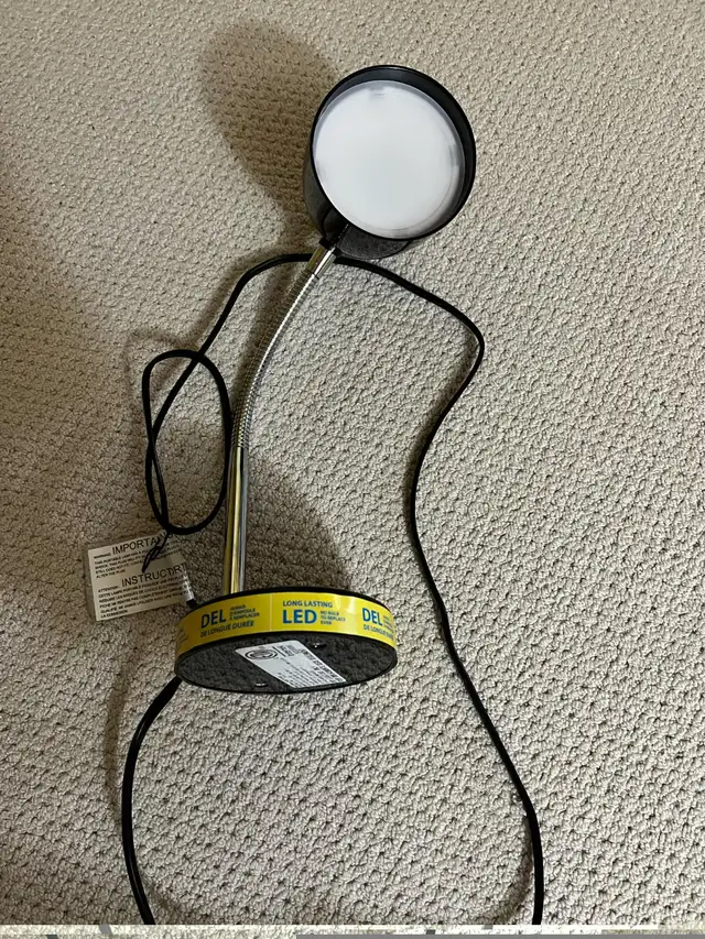 Table Lamp in Indoor Lighting & Fans in Mississauga / Peel Region - Image 5