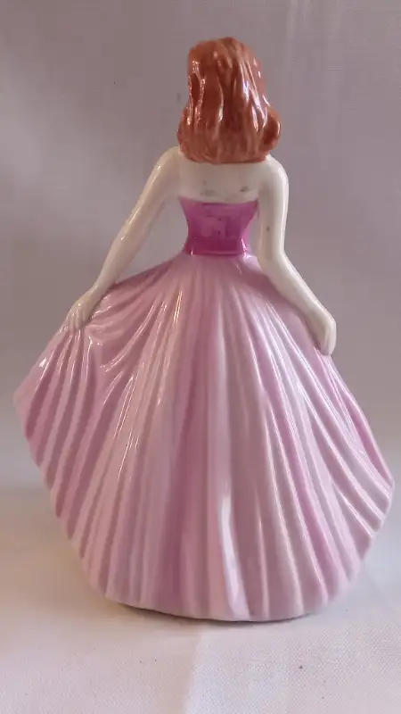 COALPORT FIGURINE in Arts & Collectibles in Barrie - Image 4