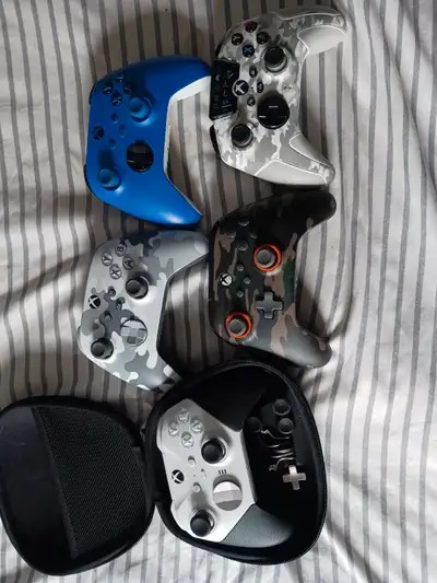 All in perfect condition no drift pretty much h like new 3 have boxes and the elite series 2 control...