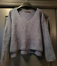 Aritzia Talula   Wool Blend Blue Sweater Baggy  Style Size Small