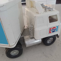 Ertl Pepsi international tractor trailer