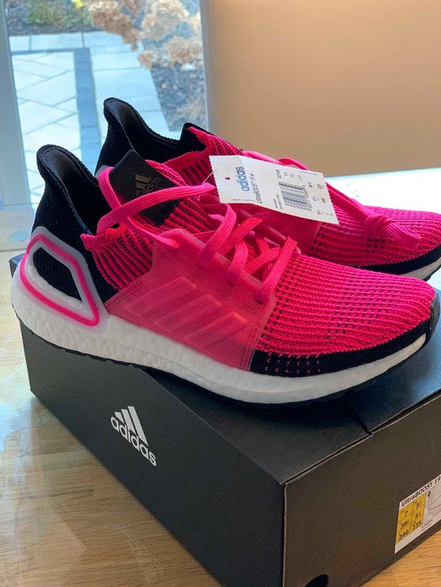 Women’s Adidas Ultraboost Size 7 in Women's - Shoes in Markham / York Region