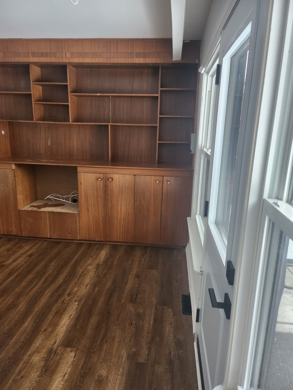 One bedroom with private washroom and separate entrance - LT 5
