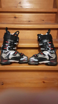New ATOMIC Ski Boots 27.0 Brand New condition 