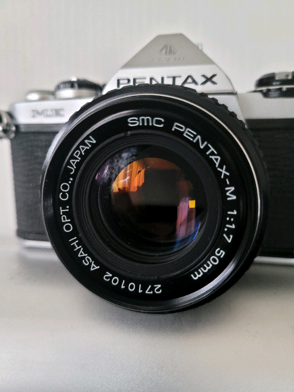 Pentax  ME 35mm SLR Film Camera W/ 50mm F/ 1. 7 Lens. dans Autre  à Ville de Montréal - Image 2