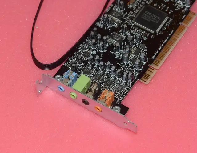 CREATIVE LABS SOUND BLASTER CARD SB0410 PCI 7.1 24Bit sound card in Other in City of Toronto - Image 3
