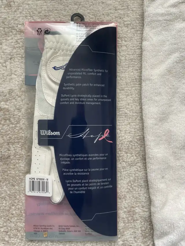 Wilson ladies golf glove and towel in Golf in Oakville / Halton Region - Image 3