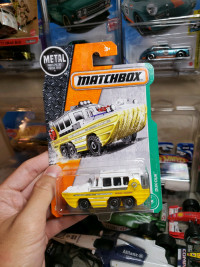 2017 Matchbox Duk Duk Boat yellow/white 