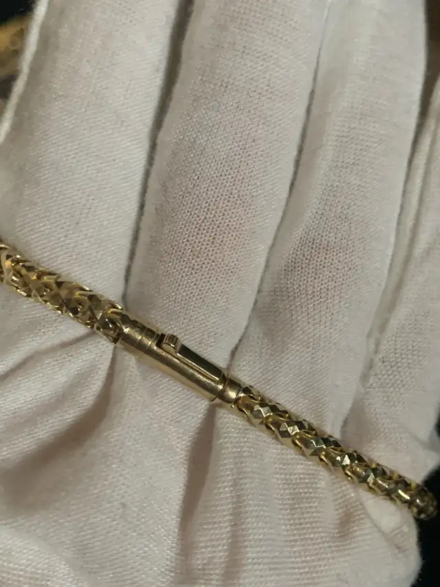 10k yellow gold wheat link chain in Jewellery & Watches in Delta/Surrey/Langley - Image 4