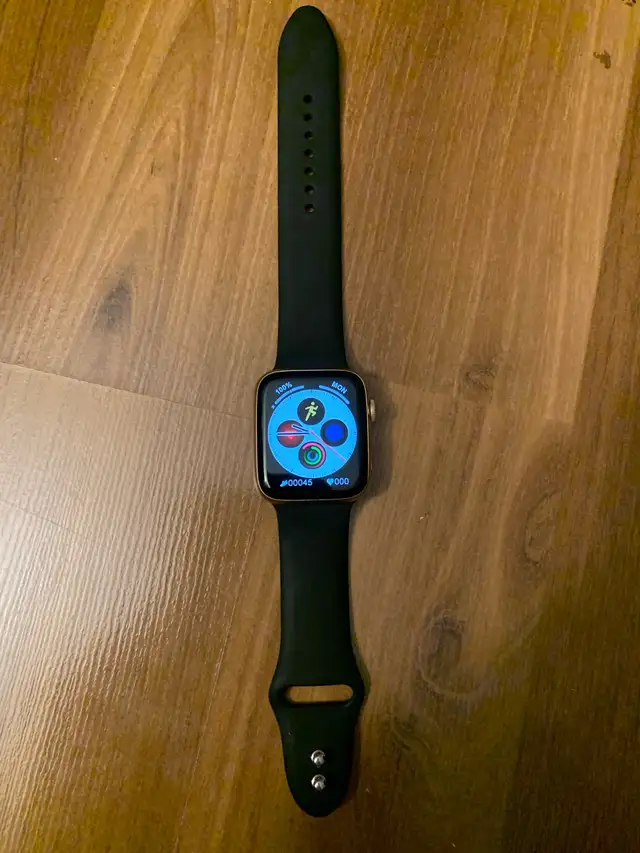 apple watch  knock off  make an offer in Jewellery & Watches in Mississauga / Peel Region - Image 4