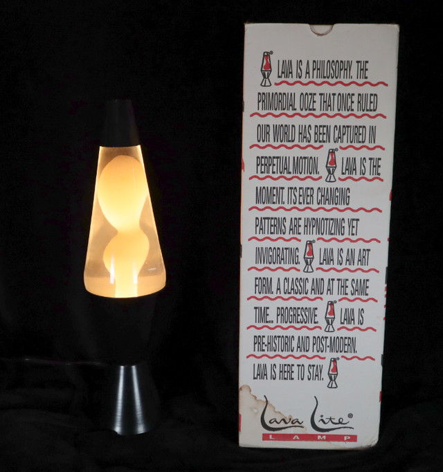Vintage Lava Lite Lamp Model 8403 Made in U.S.A with Box in Arts & Collectibles in Chatham-Kent - Image 3