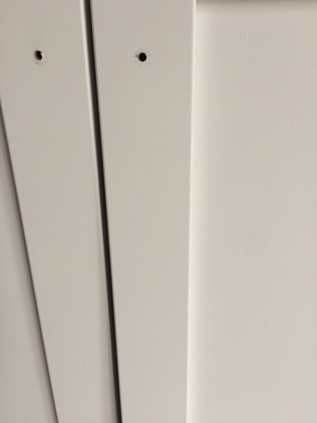 2 portes armoires polyester neuves dans Armoires et revêtements de comptoir  à Trois-Rivières - Image 2