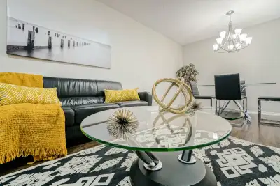 Walking distance to schools, public library, shopping, parks and other amenities! Minutes to Hwy 401...