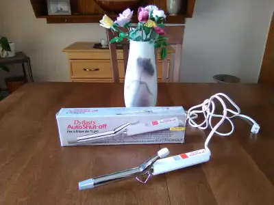 GLGL.    FER À FRISER.  CURLING IRON. 3/4. AUTO SHUT-OFF, View more