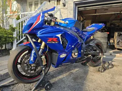 Bill of sale only, cannot be registered for street use. 8700kms Yoshimura full exhaust with carbon m...