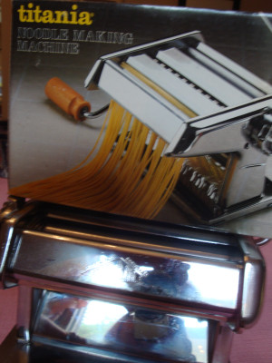 Juster transmission jug Pasta Maker Pasta | Kijiji in Alberta. - Buy, Sell & Save with Canada's #1  Local Classifieds.