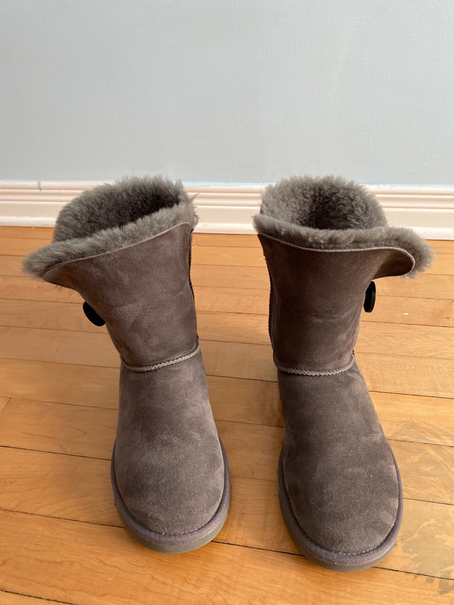 Ugg boots dans Femmes - Chaussures  à Ville de Montréal