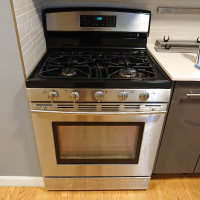 Jenn-Air all gas range, only needs 110VAC power outlet