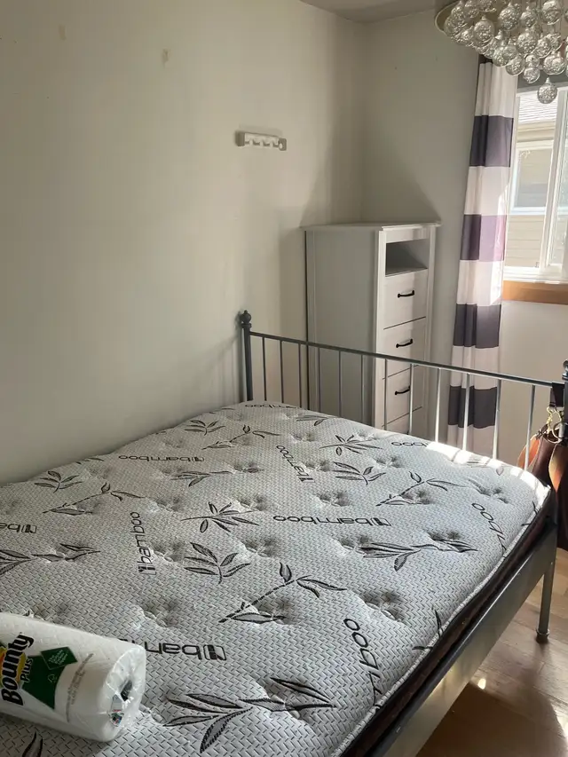 Cozy Room Sublet Near University of Waterloo Spring 2026 in Room Rentals & Roommates in Kitchener / Waterloo - Image 3