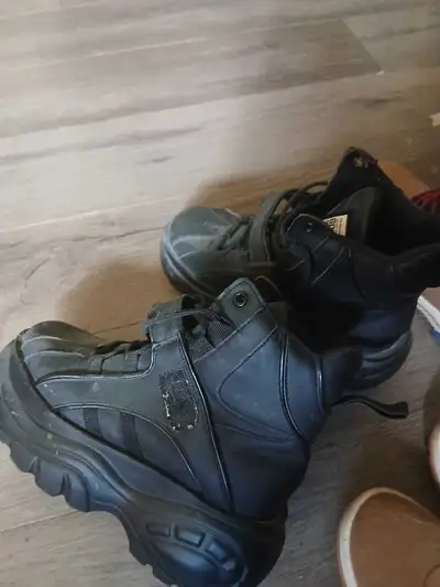 Size 8 woman boot, View more