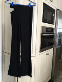 GORGEOUS BLACK STRETCHY PANTS SIZE XS NEW CONDITION 