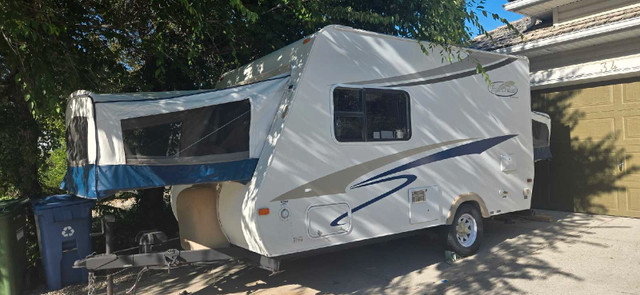 2007 18' Hybrid Trailer - Trail Cruiser C17 in Travel Trailers & Campers in Calgary - Image 3