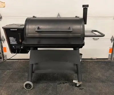 Wood pellet Smoker/ BBQ GUC 1,000sq inches of cooking surfaces Digital controls 2 - food probes Fold...