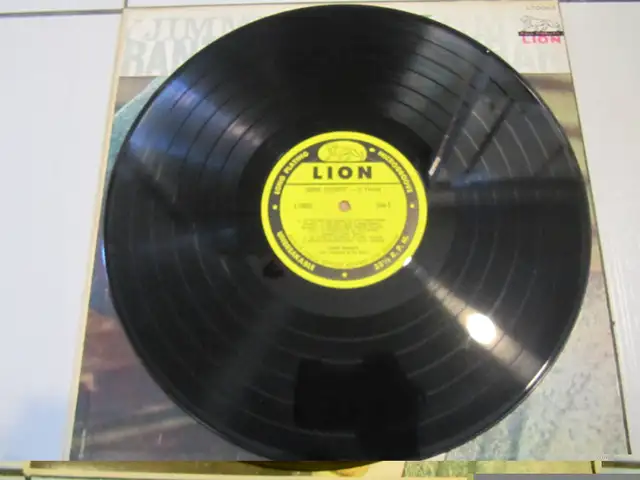 Classic Jimmy Durante In Person Vinyl LP Mint Condition Cir 1956 in Arts & Collectibles in Mississauga / Peel Region - Image 7