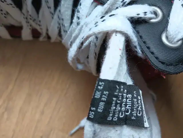 Hockey Skates Size 4R Or US 5 in Skates & Blades in Windsor Region - Image 3