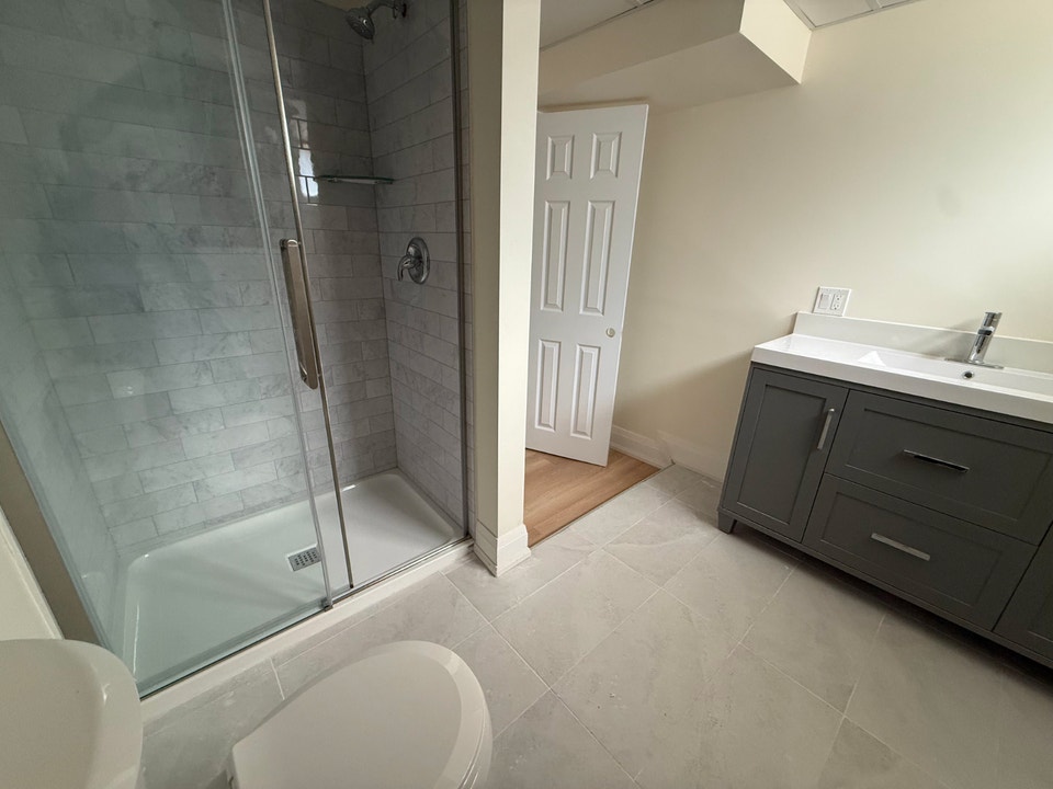 Newly renovated, centrally located 1 bedroom apartment 2