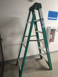 Like new Warner Ladder 6 Ft 225 lb