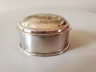 Vintage Boîte à bijoux ronde Jewellery Box Silver Plated, View more