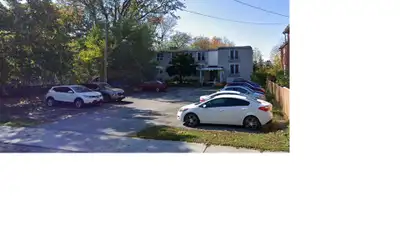 Located in the east end of Belleville. 1 bedroom/1bath 3rd floor apartment ( no elevator ) 1 parking...