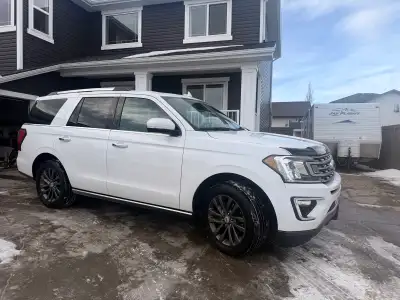2021 Ford Expedition Limited – White – Excellent Condition For sale is a well-maintained 2021 Ford E...