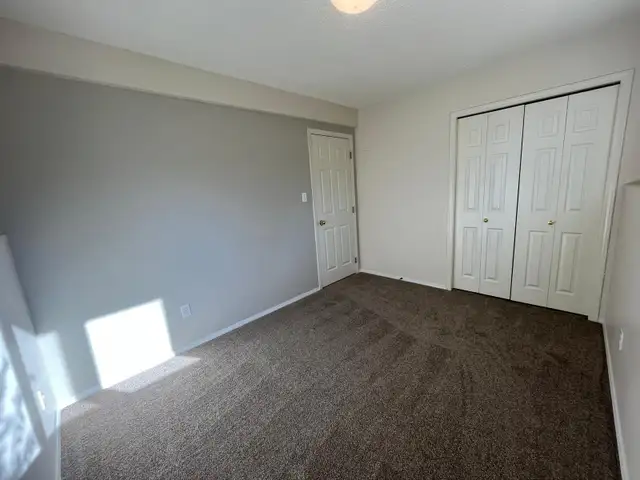 PrivateBath/PrivateLivingRoom/PrivateOffice/UtilsIncluded/UofA