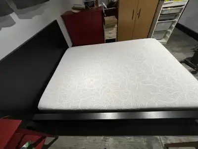 lit IKEA avec tiroirs et matelas . Grandeur Queen, View more