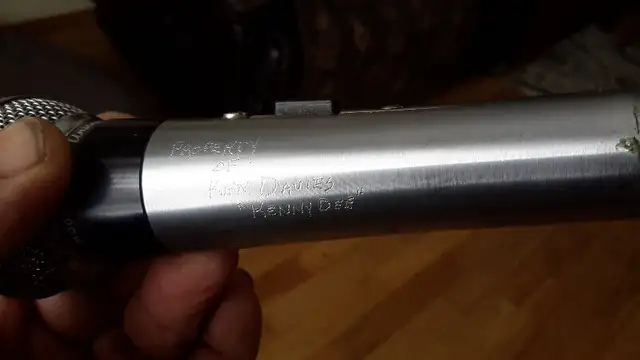 Shure PE 56D mike microphone Kenny dee in Pro Audio & Recording Equipment in Oakville / Halton Region - Image 4