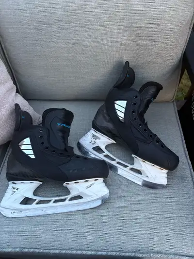 youth TRUE skates size 5, View more