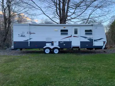 2006 29ft pilgrim travel trailer , large bunks large slide out inspected , everything works as shoul...