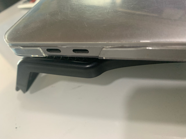 MacBook Pro 15” - 2019 / 16GB / 512 GB  in Laptops in Hamilton - Image 4